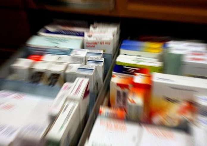 Ναλοξόνη: Με συνταγογράφηση στα φαρμακεία της γειτονιάς η ουσία που σώζει ζωές από υπερβολική χρήση ναρκωτικών