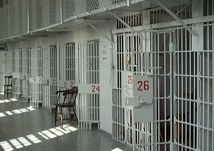 ΗΠΑ: Τρεις σωφρονιστικοί υπάλληλοι της Φλόριντας κατηγορούνται για τον ξυλοδαρμό μέχρι θανάτου κρατουμένου