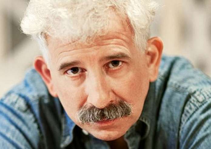 Πέτρος Φιλιππίδης: «Ζαλίζομαι, δεν με κρατάνε τα πόδια μου» – Διακόπηκε η απολογία του