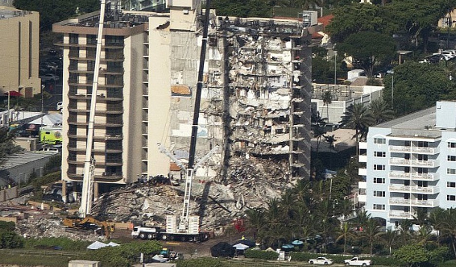 Στους 9 οι νεκροί από την κατάρρευση πολυκατοικίας στη Φλόριντα - Σχεδόν 150 αγνοούμενοι