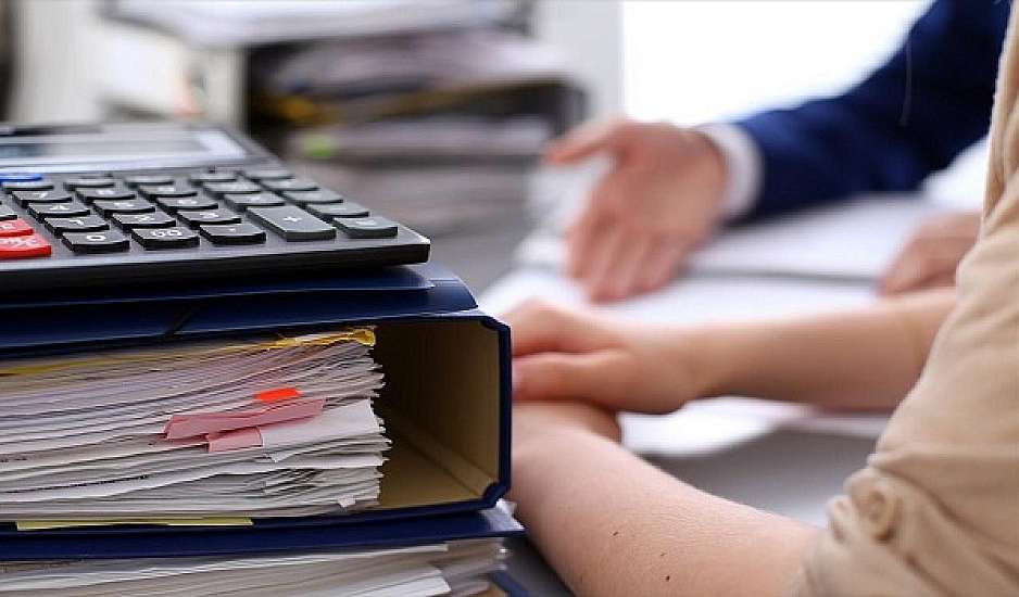 Πρώτες πληρωμές έως 3.000 ευρώ για «καρφώματα» φοροδιαφυγής – Επιβράβευση πολιτών που αποκάλυψαν «μαϊμού» αποδείξεις