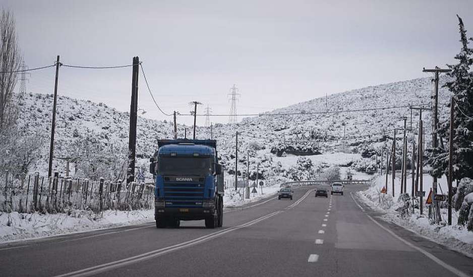 Κακοκαιρία: Έντονα τα φαινόμενα στη βόρεια Ελλάδα – Πυκνό χιόνι σε πολλές περιοχές