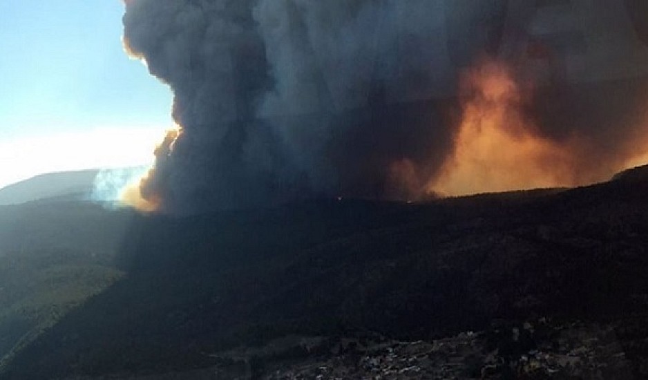 Meteo: Η φωτιά θα περάσει και τα Ψαχνά - Το χειρότερο σενάριο για την εξέλιξη της φωτιάς στην Εύβοια