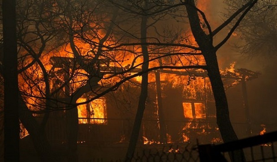 Τα διεθνή ΜΜΕ για την τραγωδία με τους δεκάδες νεκρούς από τις πυρκαγιές