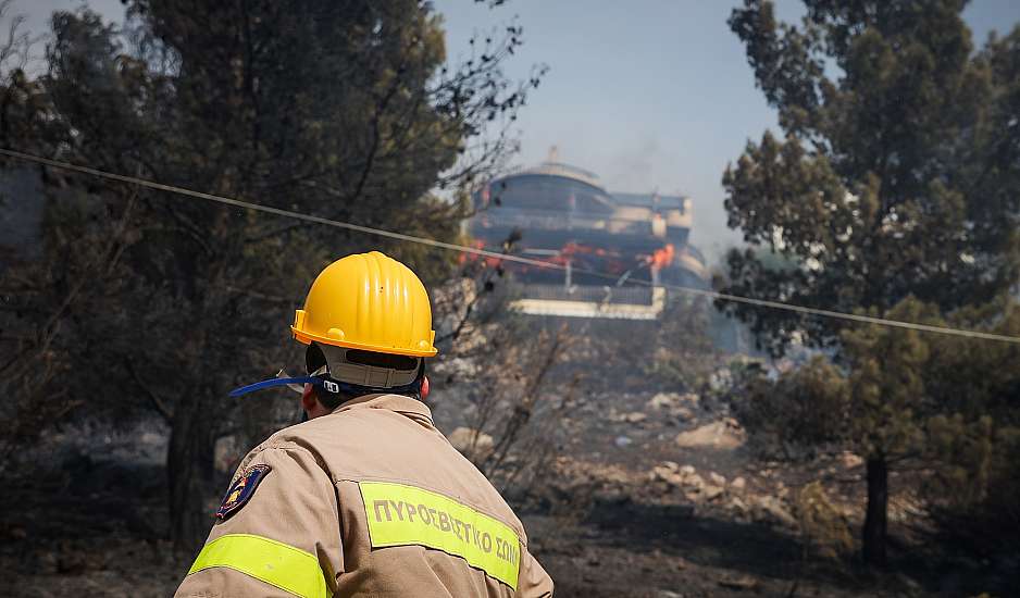 Φωτιά σε κατάστημα στον Εύοσμο Θεσσαλονίκης
