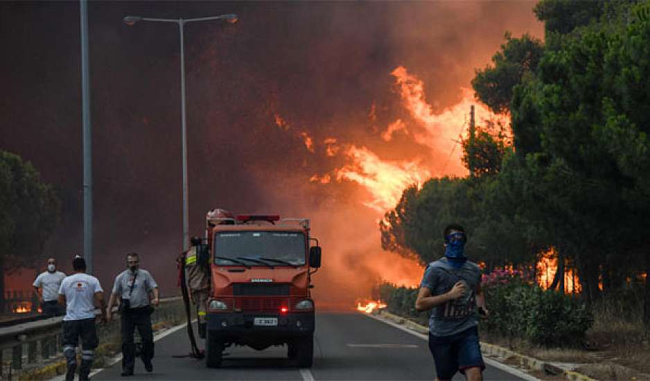 Κάρυστος: Ξεκίνησε η εκκένωση του χωριού Ποτάμι - Μαίνεται η φωτιά στην Υλίκη Βοιωτίας