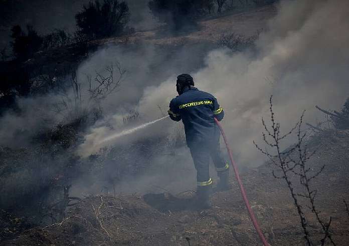 Φωτιά στην Αλεξανδρούπολη: Μάχη με τις φλόγες για 10η μέρα στον Έβρο – Εκκενώθηκαν οικισμοί