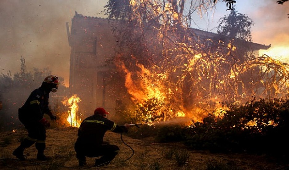 Σε κατάσταση έκτακτης ανάγκης η Εύβοια: Αίτημα για βοήθεια από την Ευρώπη - Κάηκαν σπίτια