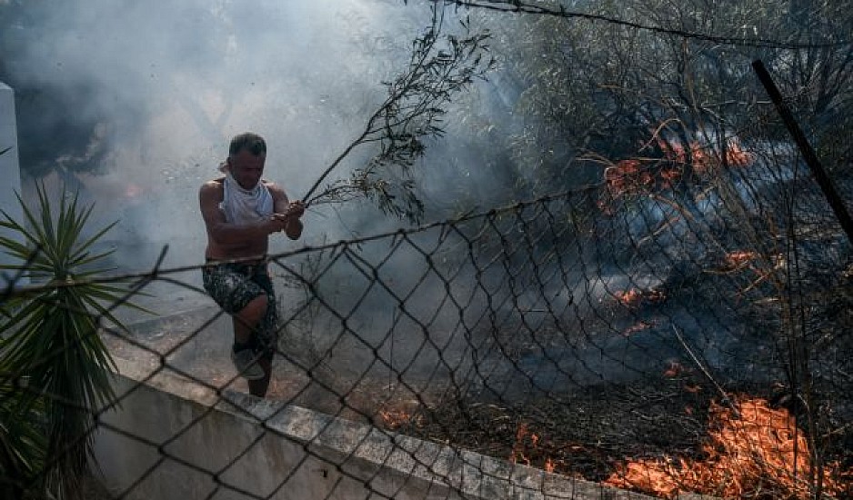 Φωτιά στην Κερατέα – Καίγεται σπίτι στη Συντερίνα