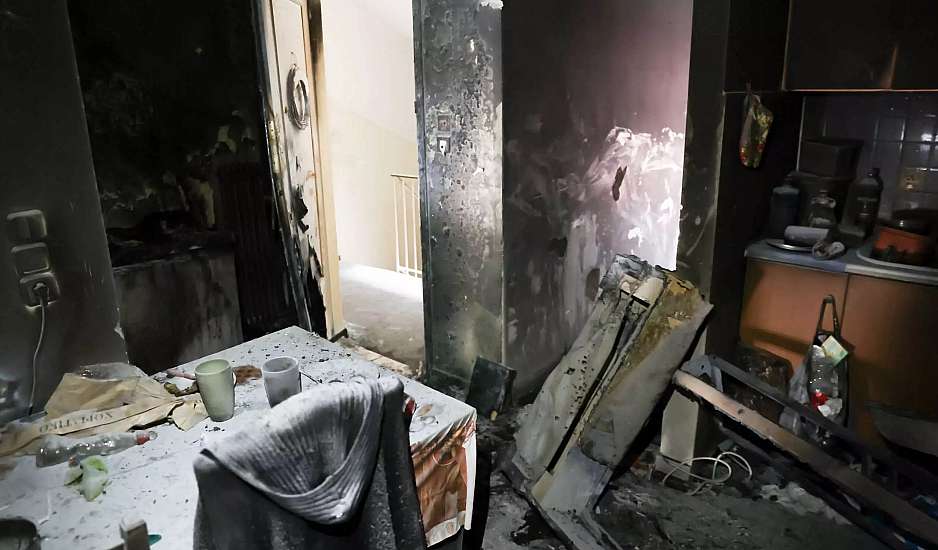 Κολωνός: Νεκρός ο 5χρονος που είχε τραυματιστεί σοβαρά από τη φωτιά σε διαμέρισμα