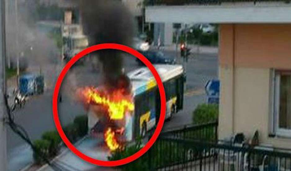 Φωτιά σε λεωφορείο στη Νίκαια: Τον χάρο με τα μάτια τους είδαν οι επιβάτες