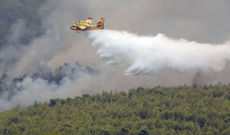 Φωτιά στα Βίλια - Meteo: Έτσι εξηγείται η έκρηξη δασικής πυρκαγιάς