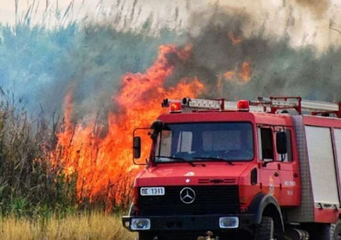 Φωτιά στην Κύθνο: Μήνυμα εκκένωσης από το 112 - Απεγκλωβίστηκαν 20 άτομα