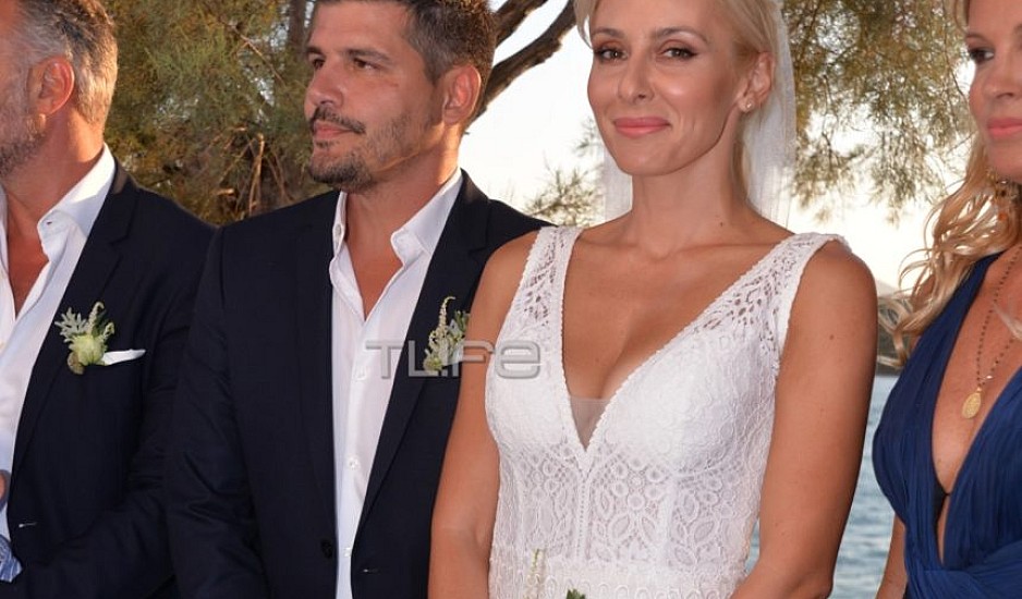 Παντρεύτηκαν η Μαρία Φραγκάκη και ο Νίκος Μάρκογλου στην Πάρο