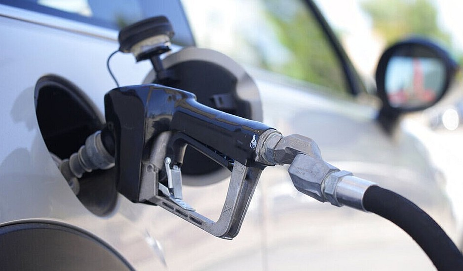 Fuel Pass: Ανατροπή στην αίτηση με τα ΑΦΜ . Ποια οχήματα δεν παίρνουν επίδομα βενζίνης