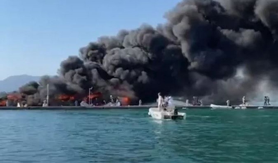 Κέρκυρα: Κάηκαν τέσσερα σκάφη στη μαρίνα Γουβιών. Δεν κινδύνευσαν άνθρωποι