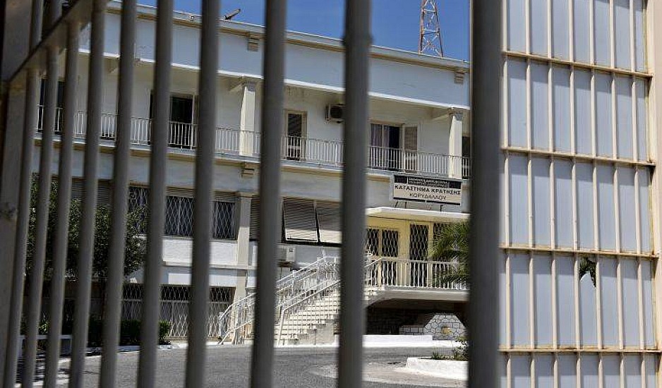 Μαχαίρια, λάμες και ρόπαλα βρέθηκαν σε κελιά των φυλακών Δομοκού μετά απο αιφνιδιαστικό έλεγχο