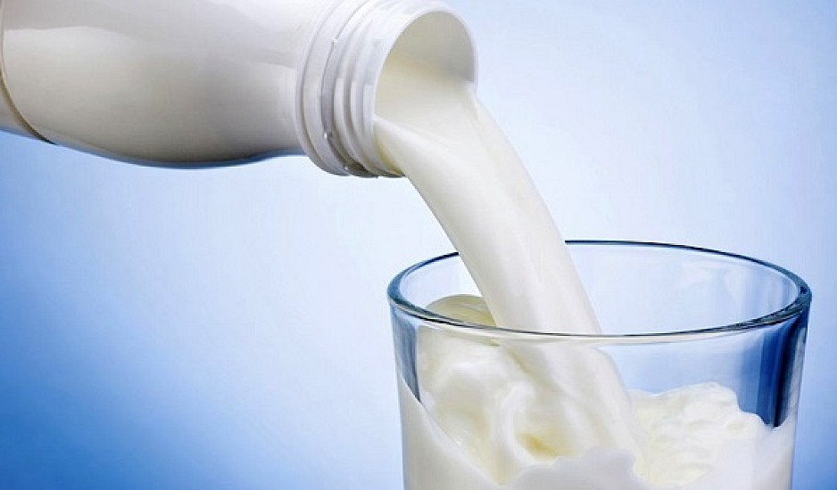 Τι θα συμβεί στο σώμα σας αν πίνετε ένα ποτήρι γάλα πριν τον ύπνο