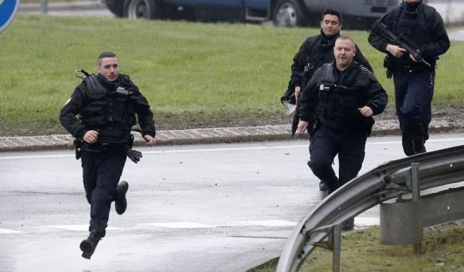 Γαλλία: Μεθυσμένος παρέσυρε με το ΙΧ του επτά ανθρώπους έξω από κλαμπ