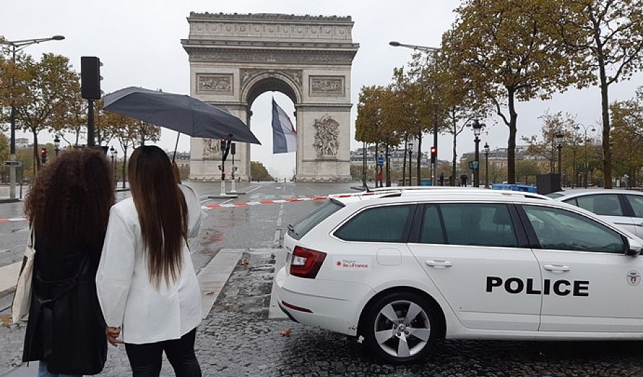 Συναγερμός στο Παρίσι: Εκκενώθηκε η Αψίδα του Θριάμβου έπειτα από τηλεφώνημα για βόμβα