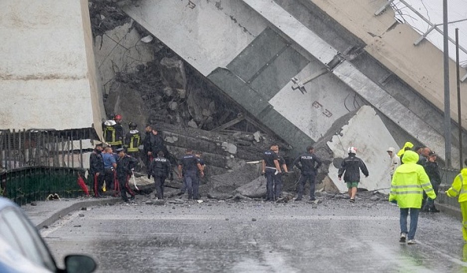 Γένοβα: Συγκλονιστικό βίντεο από τη στιγμή της κατάρρευσης της γέφυρας