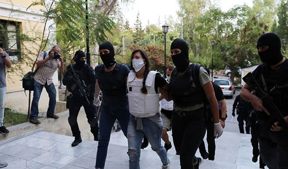 Στην Ευελπίδων οι τρεις συλληφθέντες για τη γιάφκα στο Κουκάκι