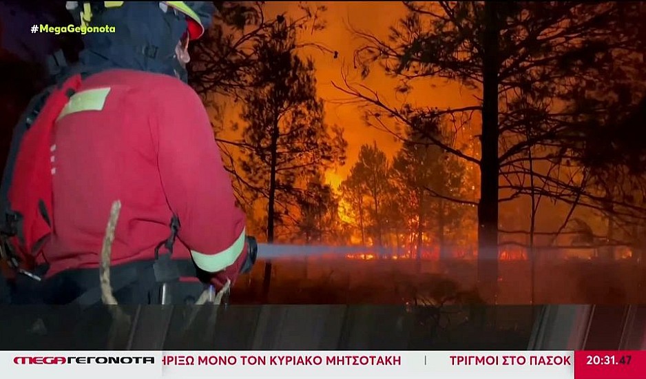 Κωμοπόλεις εκκενώνονται σε νησί της Ισπανίας λόγω πυρκαγιάς