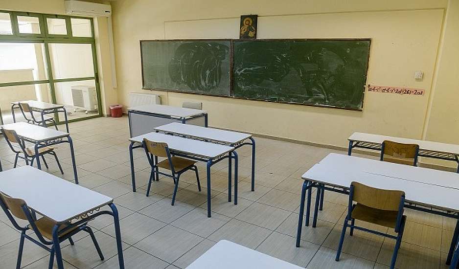 Ηράκλειο: Συνελήφθη διευθυντής γυμνασίου - Καταγγελία για ασελγείς πράξεις σε 16χρονη