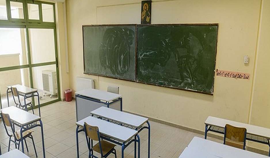 Γαλάτσι: 14χρονος συνελήφθη σε δημοτικό σχολείο για φωτογράφιση 9χρονου στις τουαλέτες