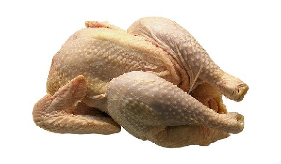 Κοτόπουλο: Τι σημαίνουν οι λευκές ραβδώσεις στη σάρκα του