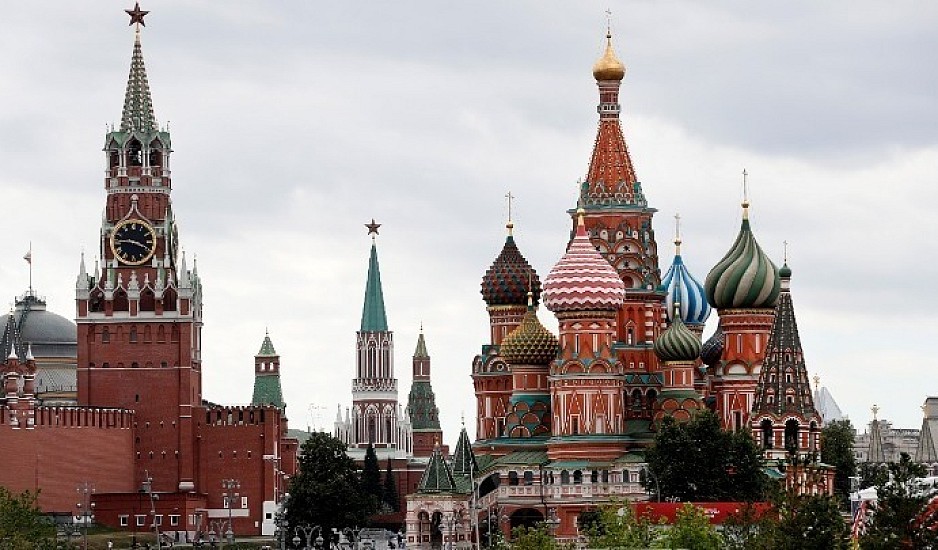 Το Κρεμλίνο απαγόρευσε σε συνεργάτες του Ρώσου προέδρου να ταξιδεύουν στο εξωτερικό