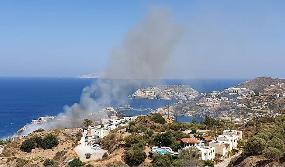 Κρήτη: Συναγερμός για φωτιά στην Αγία Πελαγία κοντά σε ξενοδοχεία