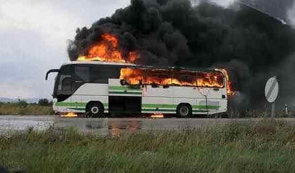 Κεραυνός χτύπησε λεωφορείο του ΚΤΕΛ γεμάτο επιβάτες