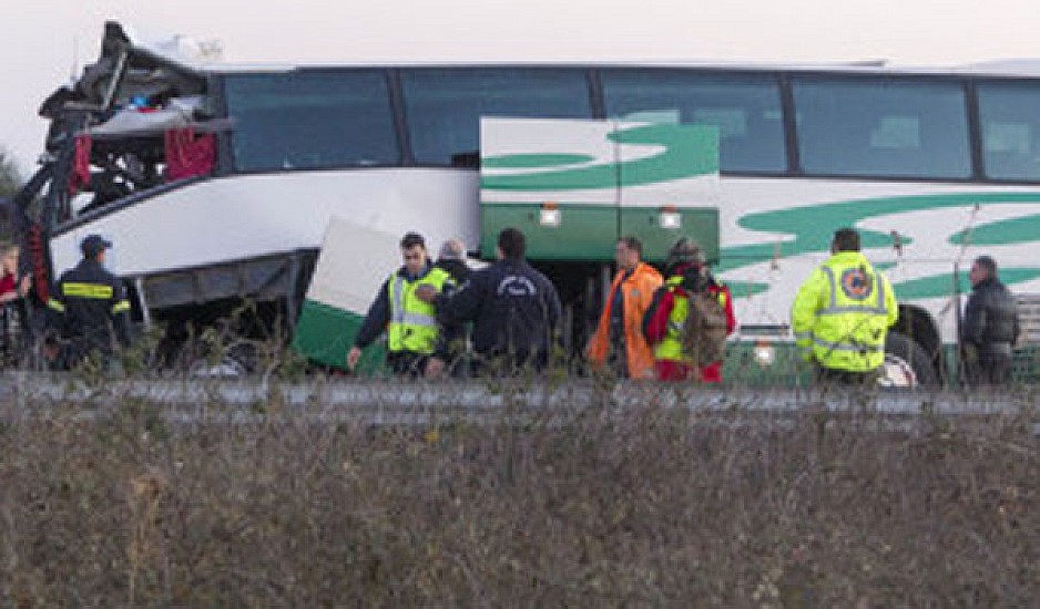 Τροχαίο με ανατροπή λεωφορείου των ΚΤΕΛ στη Δράμα. 14 τραυματίες