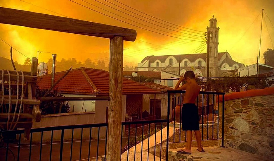 Κύπρος: Τέσσερις νεκροί από την πιο καταστροφική πυρκαγιά στην ιστορία της