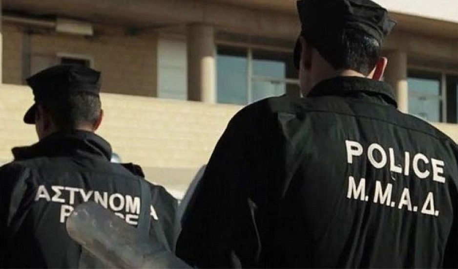 Συναγερμός στην Κύπρο: Κουκουλοφόρος εισέβαλε σε σχολείο με χασαπομάχαιρο