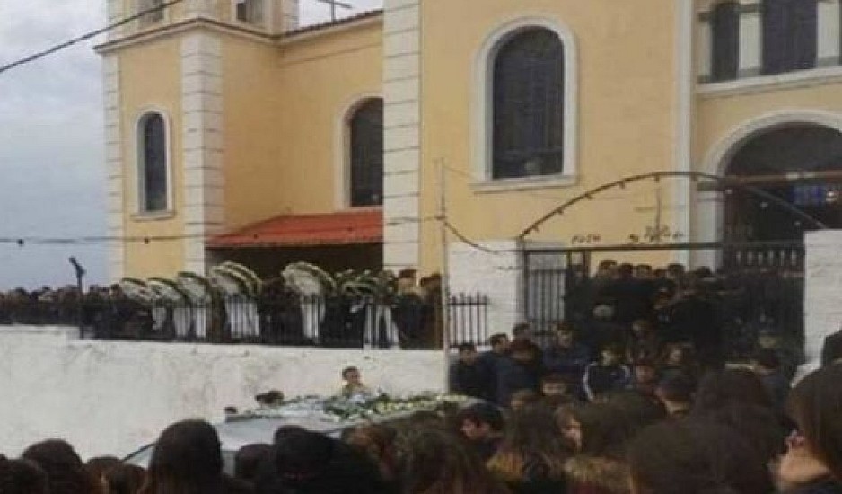 Δεύτερη πράξη της τραγωδίας σήμερα στην Κυπαρισσία - Κηδεύεται ο 15χρονος Χρήστος