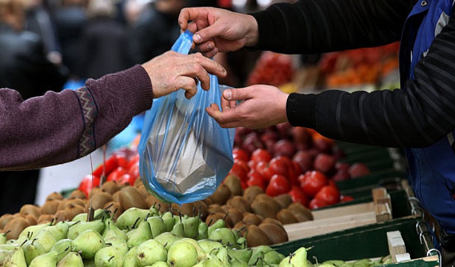 Κοροναϊός: Εντείνονται οι έλεγχοι στις λαϊκές αγορές