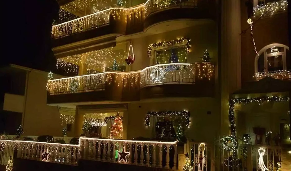Κοζάνη: Υπερπαραγωγή με 10.000 λαμπιόνια και φέτος το «σπίτι των Χριστουγέννων»