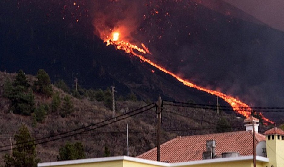 Ισπανία: Tο ηφαίστειο της Λα Πάλμα άρχισε να εκλύει ξανά λάβα