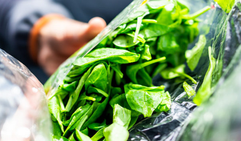 Λαχανικά: Τι να προσέχετε όταν αγοράζετε έτοιμες σαλάτες
