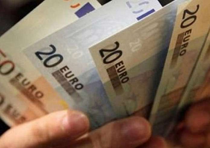 Φορολογικό νομοσχέδιο: Έκτακτο βοήθημα σε 2.290.000 πολίτες – Δικαιούχοι και ποσά