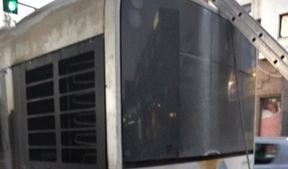 Λεωφορείο με επιβάτες πήρε φωτιά στην Κηφισίας εν κινήσει