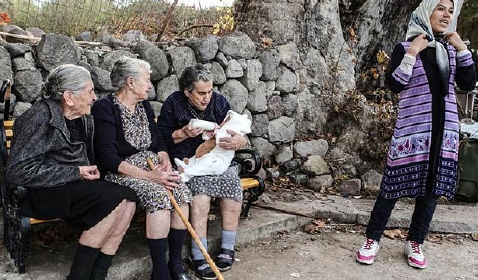 Λέσβος: Σε κλίμα συγκίνησης το τελευταίο αντίο στη γιαγιά Μαρίτσα