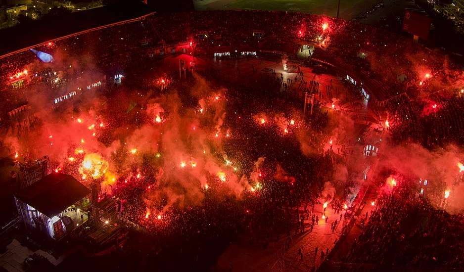 Η Θεσσαλονίκη έζησε την απίστευτη συναυλία του ΛΕΞ με 30.000 κόσμο και ισχυρά μηνύματα