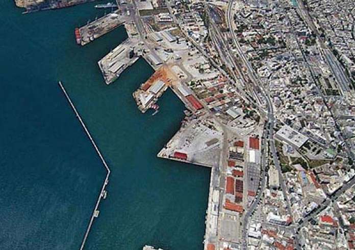 Θεσσαλονίκη: Βούτηξε στον Θερμαϊκό για να αυτοκτονήσει – Τον έσωσαν αστυνομικοί