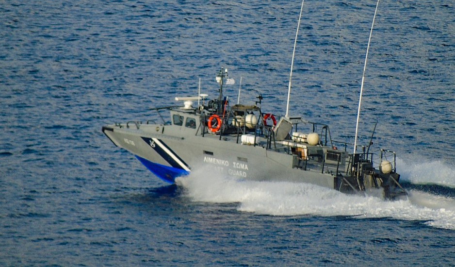 Καλαμάτα: Ρυμουλκείται σκάφος που έμεινε ακυβέρνητο με 170 άτομα