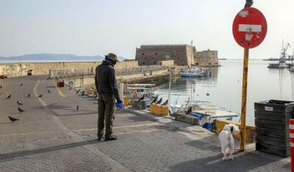 Έκλεισε ο βόρειος λιμενοβραχίονας στο λιμάνι του Ηρακλείου - Μέχρι και 2.000 άτομα κυκλοφορούσαν ταυτόχρονα