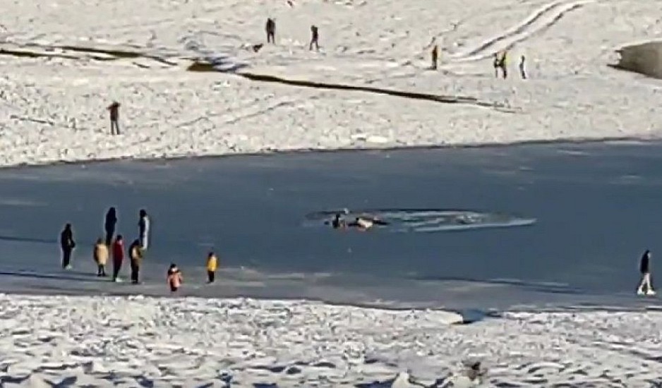 Λίμνη Πλαστήρα: Έσπασε ο πάγος και βρέθηκαν μέσα στο παγωμένο νερό