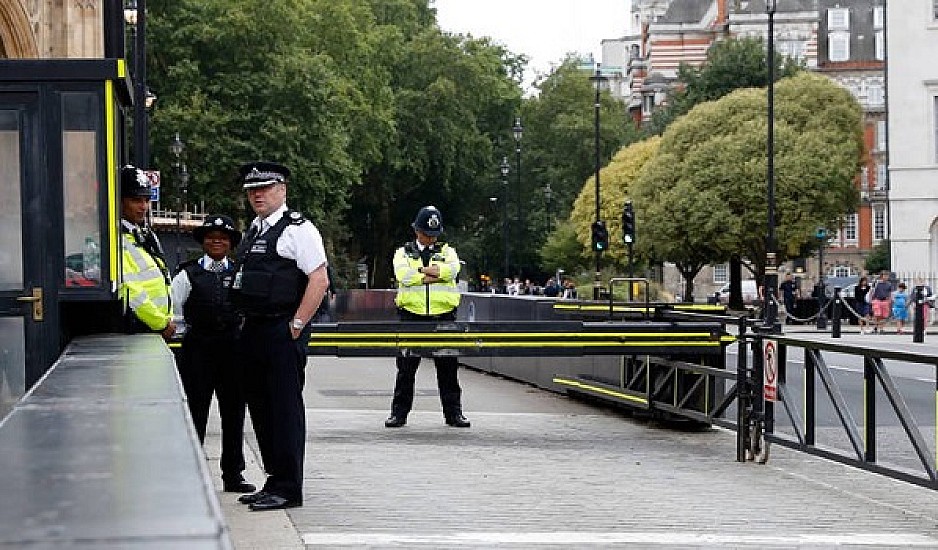 Λήξη συναγερμού στο Λονδίνο: Δεν ήταν τελικά ύποπτο το όχημα